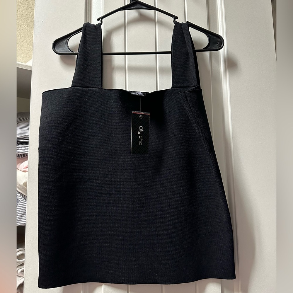 Black square neck cami